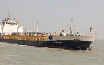 Tanker strikes underwater wreck, Bangladesh